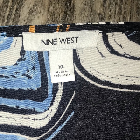 Beautiful dressy tie up top - Picture 3 of 3